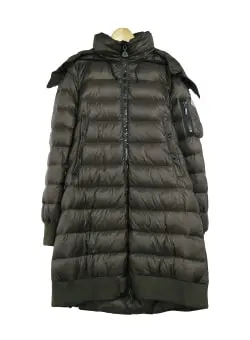 写真：モンクレール ダウンコート