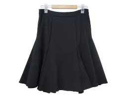 写真：レッド ヴァレンティノ フレア サーキュラー