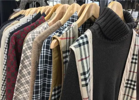 写真：大量の服