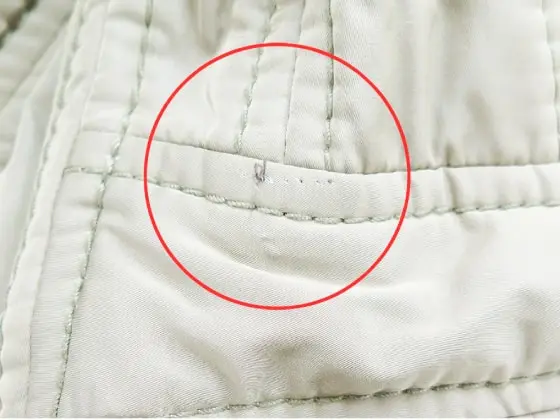 写真：ほつれのサンプル