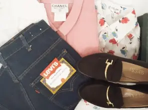 写真:レトロ調の服