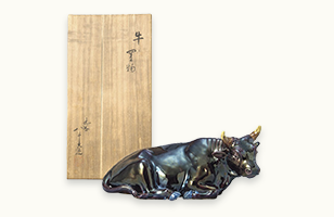 初代 徳田八十吉 牛置物