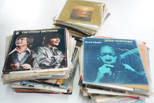 ジョンコルトレーンのブルートレインを含むジャズ・ポップスレコード約100枚　の画像