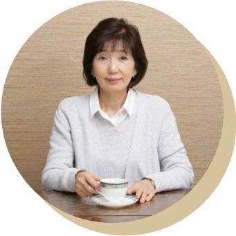 悩んでいる女性